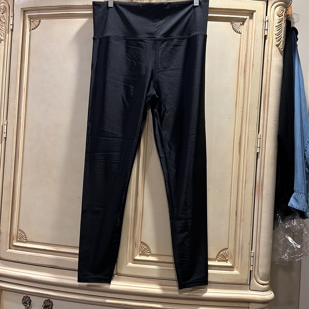 Athleta Black shiny legging (hard to find). New without tags.